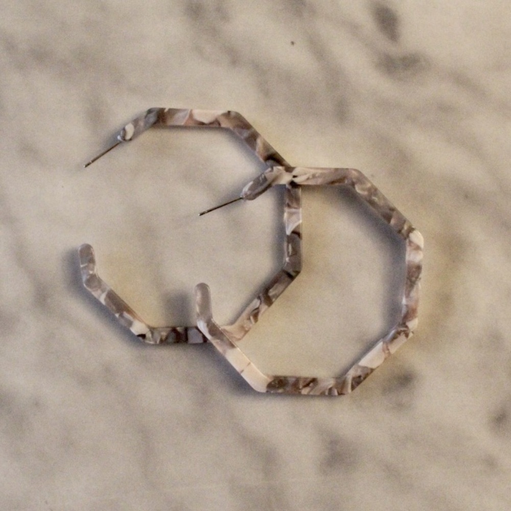 Gray Geometric Hoops